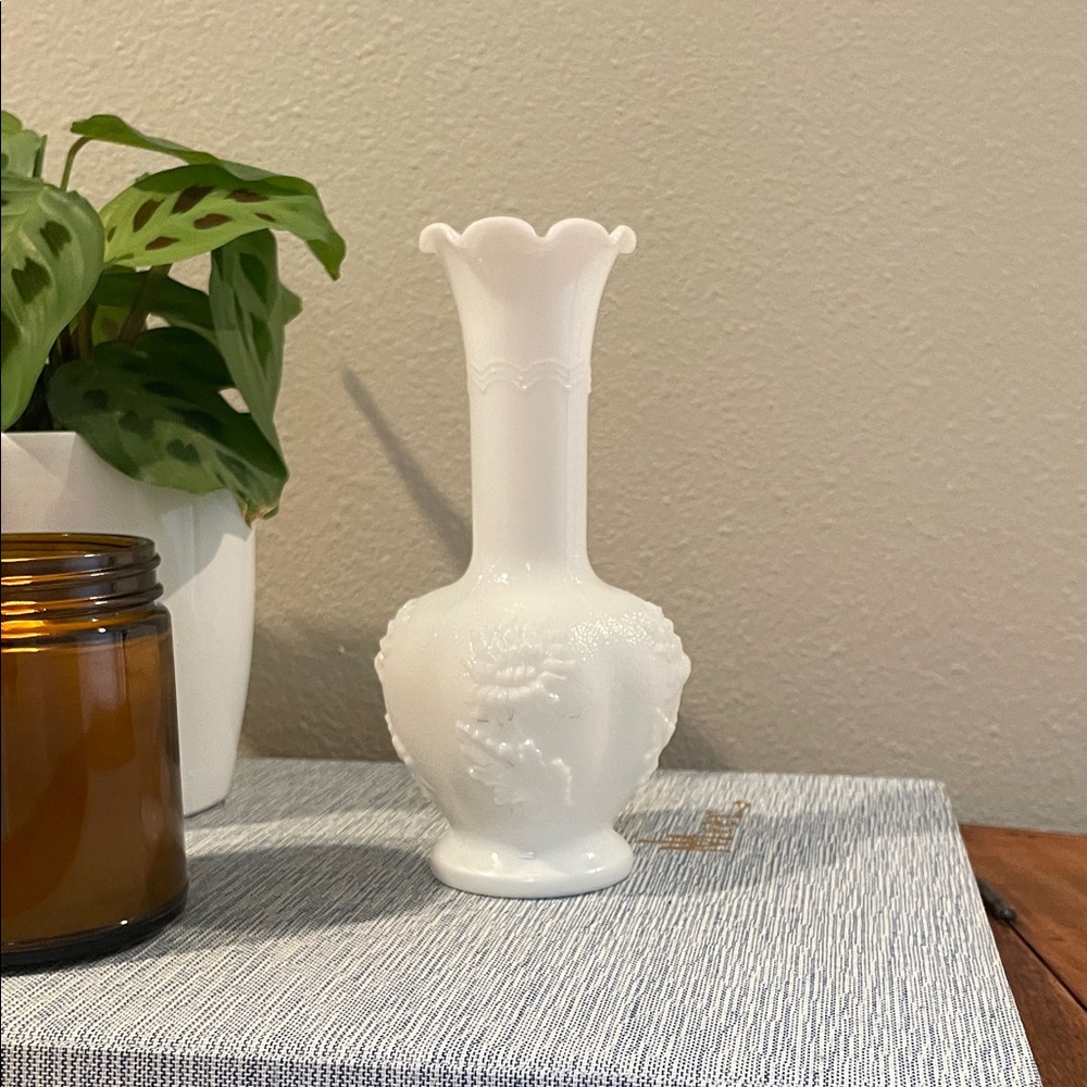 Vintage Imperial Glass Company Chrysanthemum Milk Glass Bud Vase | MCM